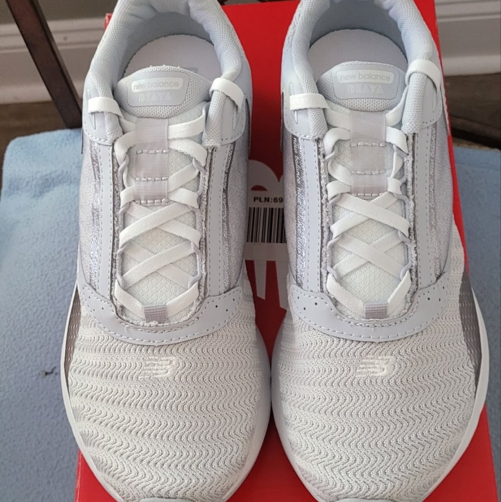 New Balance Running Course...9.5...NEW